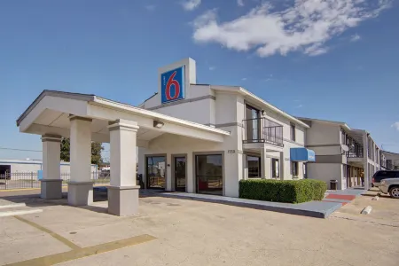 Motel 6 Lancaster, TX - DeSoto - Lancaster