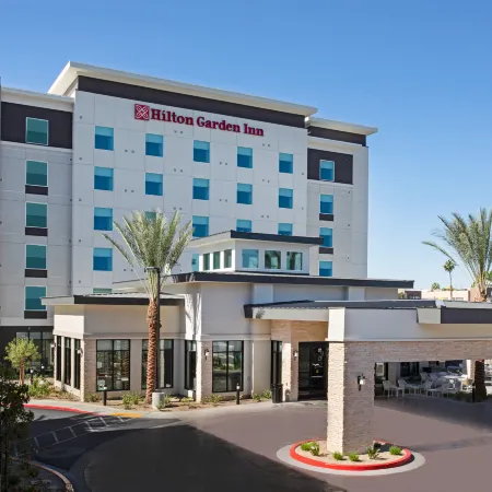 Hilton Garden Inn Las Vegas City Center Отели рядом с достопримечательностью «Арена «Т-Мобайл»»