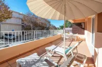 Comfortable Duplex Apartment with 2 bedrooms & 2 terrace 200 m away from the ocean