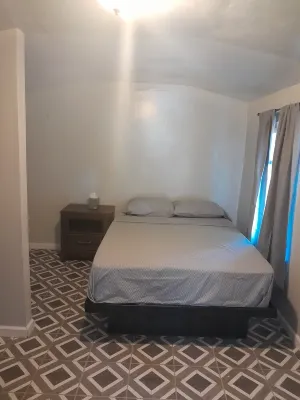 Cozy little house in Johnson City 오크데일 몰 주변 호텔