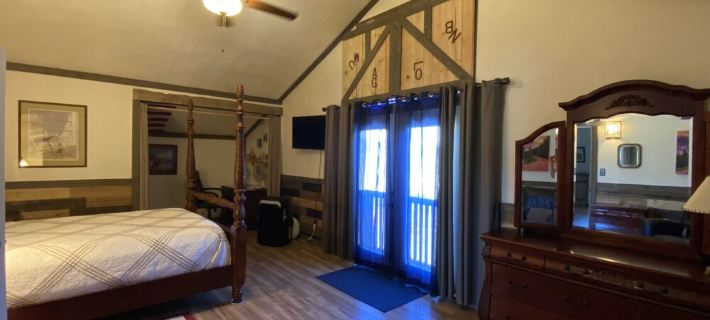 Loft apartment on a horse ranch Hoteles en Condado de Delta