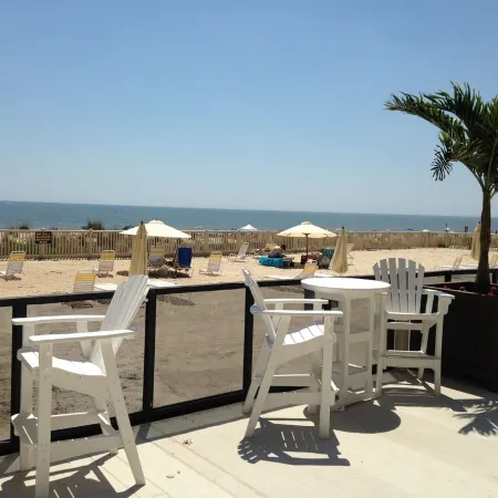 Direct Oceanfront, Tiki Bar & Grill, Saunas, Gym,Tennis, Wifi & 3 Pools, 10% Off