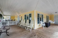 Mountain Majesty ~ Country elegance at its best! Hotels in Madison County