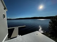 Camp Lintonia on Tacoma Lakes Các khách sạn ở Litchfield