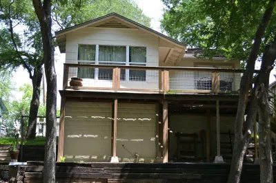 Bass Haus, Wundercove Cottage, Access to Shared Pool and River