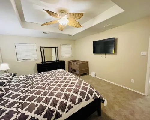 Spacious 3BR in Rosenberg | w/ 30-Day Discounts! 45 mins from FIFA stadium Ξενοδοχεία στην πόλη Rosenberg