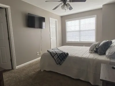 The Farmhouse Hotels near Beachaven Vineyards & Winery