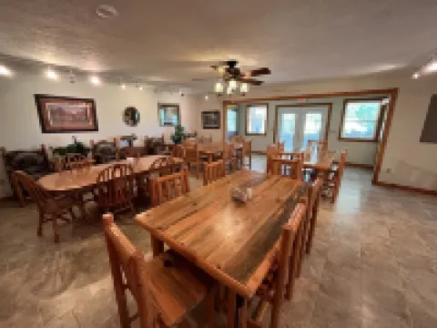 FALCON LODGE AND NATURE RETREAT Hotels in Laclede County