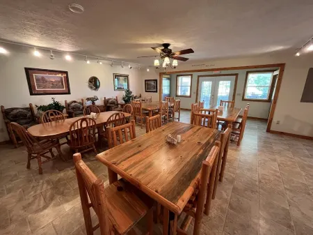 FALCON LODGE AND NATURE RETREAT