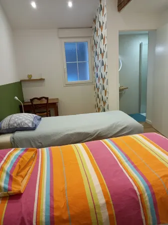 The charm of stone and greenery. Accommodation for 4 to 8 people in the countryside.