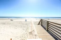 Ocean front 2 bedroom / 2 bathroom condo.  Sleeps 6.  Elevator/pool/grill.