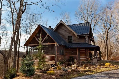 Caspian Cottage - Secluded log cabin on 150 acres