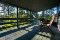 Running Bear · Running Bear on Fort Creek-CraterLake Bungalows Hotels near Crater Lake National Park