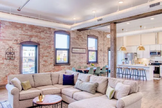 Luxurious Downtown Owosso Loft
