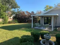 Sandals & Friends-Pet Friendly Bungalow Hotels near Highland Terrace