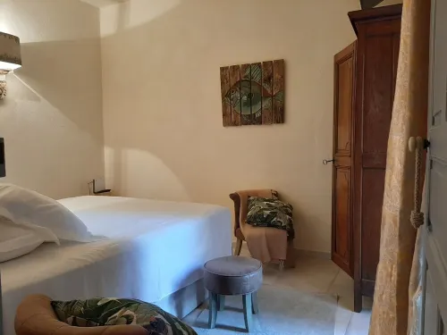 Renting a studio in Haute_Ville in Bonifacio