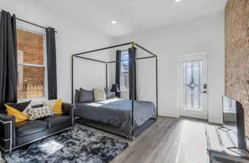 3 beds,Yard,Free Parking&Wine.Close to Everything!