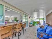 Jamaican Relaxation 3 bedrooms heated pool and unique game room Hotels in Apollo Beach