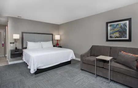 Hampton Inn Vincennes Отели в г. Венсен