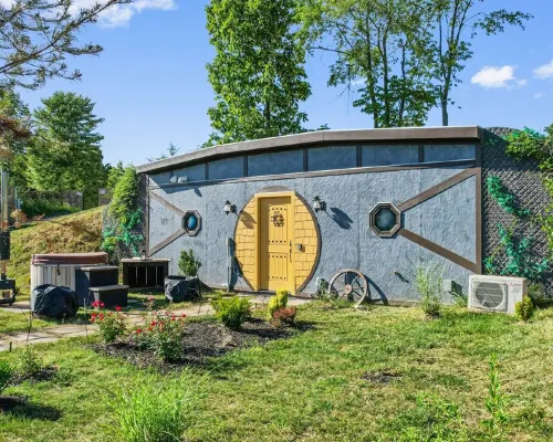 Rustic Hobbit Inspired Hocking Hills State Park 3 mi away Hot Tub Pet Friendly Hotels in Swan Township