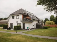 Herrenhaus Apartment im 1 Obergeschoss von Herrenhaus Henriettenhof فنادق في جروميتز