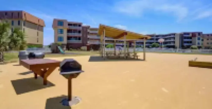 Fun in the Sun on Topsail Island at the Pelican Pad: A cozy oceanfront condo