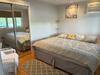 Direct Lakefront Living - Floating Dock, Boat Watching, Kayaks, & EV Charger