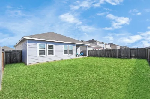 Exquisite 4-Bedroom Home in Katy with Pool Access