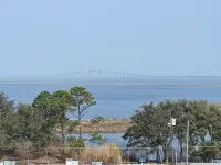 Excellent! 5- Star Beachfront Condo.