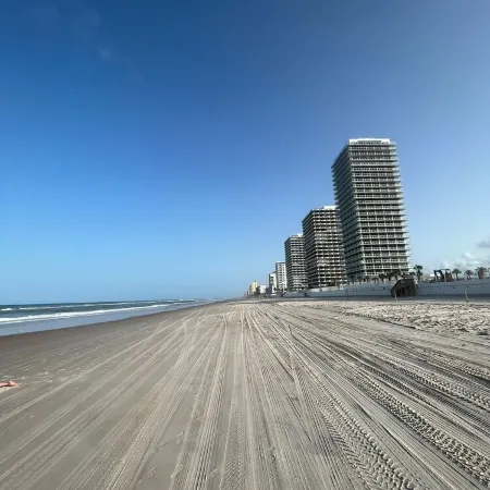 Daytona Beach Ocean View Cozy 11th FL Studio - Pool Open