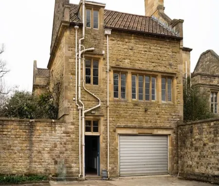 The Courtyard overlooking Kiftsgate Court Gardens Отели рядом с достопримечательностью «Эрнест Уилсон Мемориал Гарден»