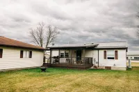 Grandma’s Place - Steps from Downtown Sugarcreek Hotels in Sugarcreek