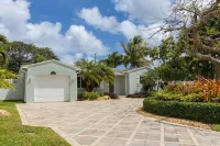 Beautiful Remodeled Pool Home in the Heart of Downtown Delray Beach!