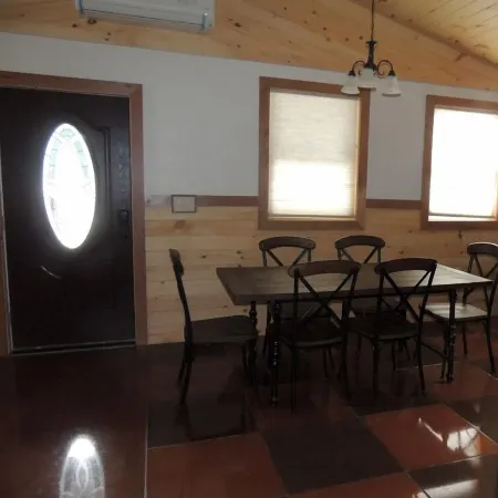 Log Cabin Retreat, Cayuga Wine Trail, Dogs Welcome, Open Year-round