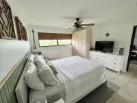 Beach paradise foundHeavenly Views” 1/1 villa steps away from beach and pool.