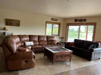 Wild Rose River Level Apartment With Private Acre Pond Hotels in Pray