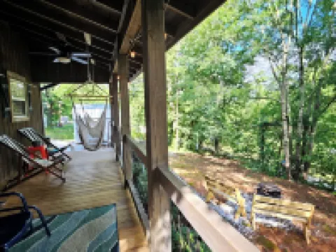Bunk/Game Room, Near Lake, Pet Friendly, Firepit, FUN! Hotels in Stephens County