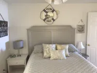 Waterfront Cottage w Private Beach on Chesapeake Bay! - Boutique