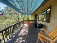 Secluded Lakeview retreat-near Eureka Springs