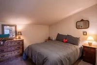 Family Cabin Hiking, Biking, Skiing and Hunting! - balcony