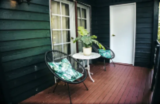 Gorgeous 3 bedroom raked ceiling cabin 布萊克巴特酒店