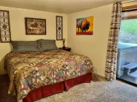 3 Little Bears - GREAT location; secluded feel!
