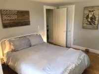 Classic Mystic Retreat Walking Distance to Downtown