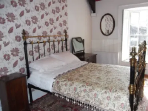 Private Annex to Manor Sleeps 6