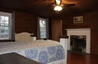 Historic Farmhouse minutes from downtown Milledgeville