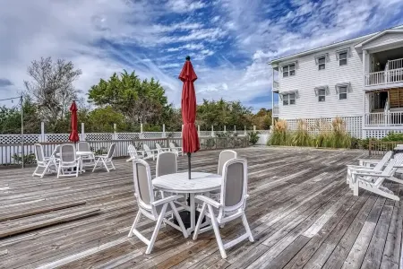No Cleaning Fee - Condo With Waterfront Pool/Beach