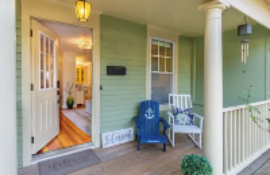 Walking distance to Navy Stadium! No cleaning fees!