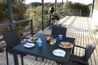 Island Time at Vivonne Bay - short walk to beach