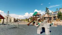 Royal Vista III, Pool & Hot-Tub, Ski-I/O, 2 BR, 2 Bath, Sleeps 6