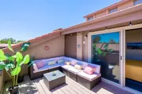 Sunshine Condo, Patio Deck, Pools, Hot Tubs, Gym, Pickleball, Resort Amenities